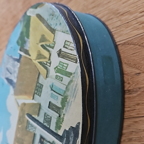 Vintage Daintee Choc Confectionery Co LTD Tin Blackpool England - Picture 4 of 9